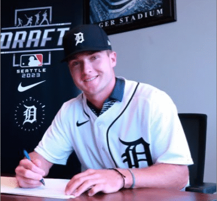 Just in: An MLB insider suggests a bold trade that would send the Tigers’ future Hall of Famer and star reliever away in return for a top prospect.